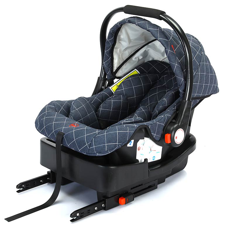Sianldcone ISOFIX car seat with base installed