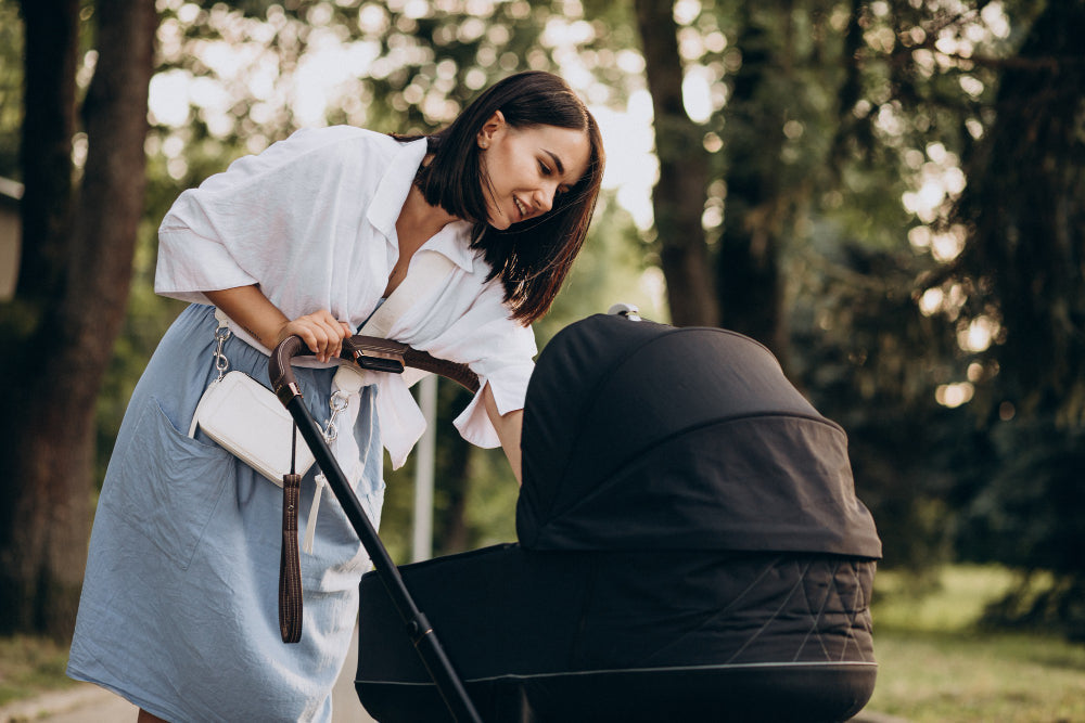 The Guide for Moms Traveling Alone With a Baby